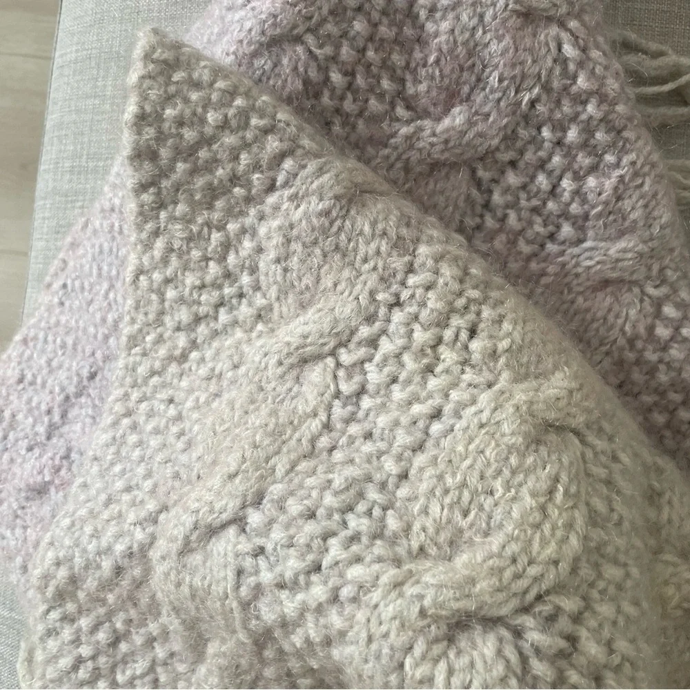 Cable knit blanket
